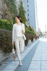 Clease[クリーズ] 　モナルーチェカラーレスジャケット&パンツスーツ＜8009s5302＞